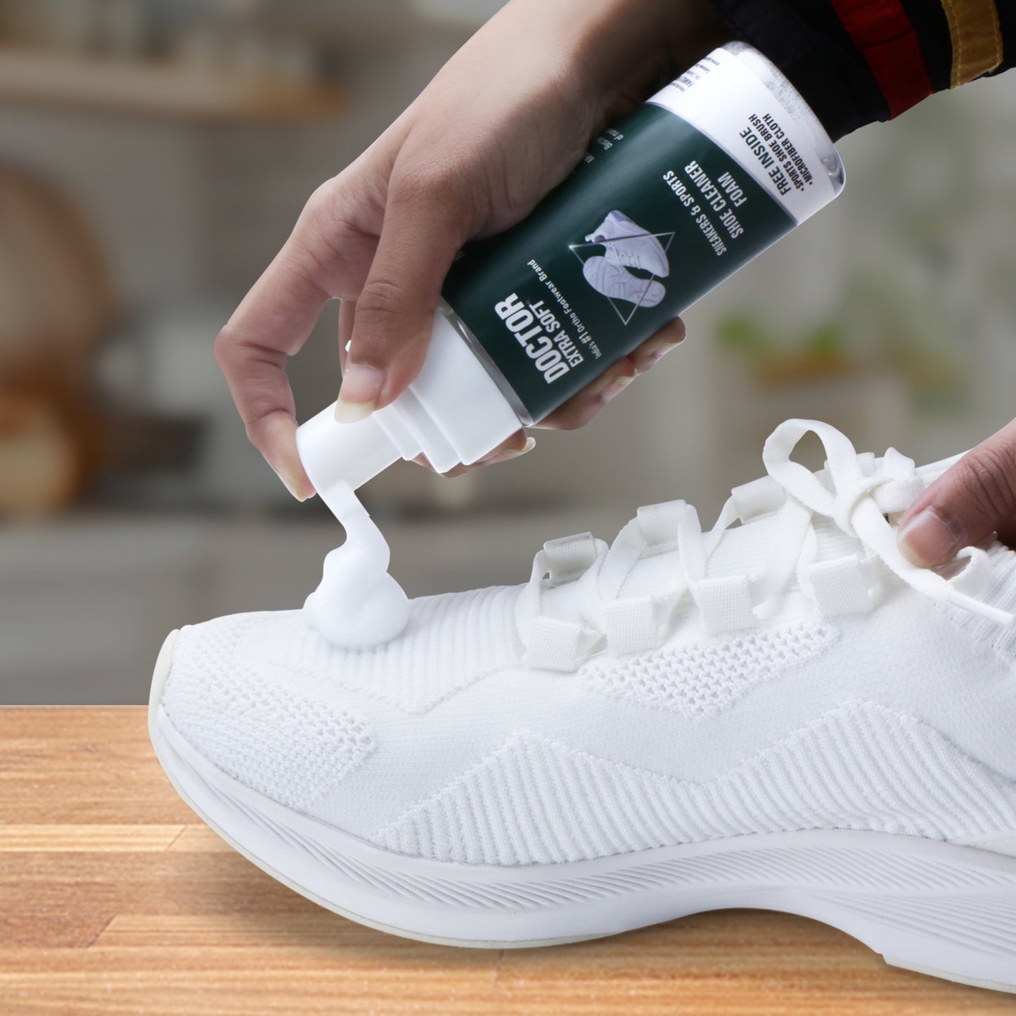 DOCTOR EXTRA SOFT Sports & Sneaker Care Kit | It Includes 150 ml Cleaner, Brush & MicroFiber Cloth| Shoe Foam Quickly Remove Dirt & Stains Shoes Like White/Canvas/Tennis/Trainers/Nubuck/Suede/Loafers D-922